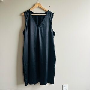 Universal Standard V Neck Short Sleeve Midi Dress Black Size Large Pockets